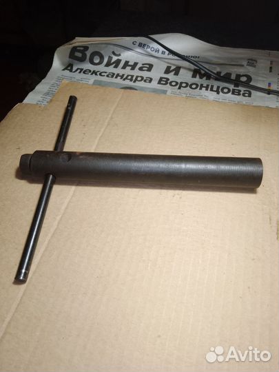 Ключ шестигранник на 19 мм