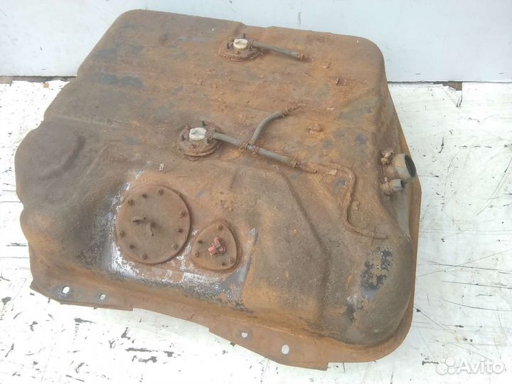 Бензобак Pajero 2 под ремонт