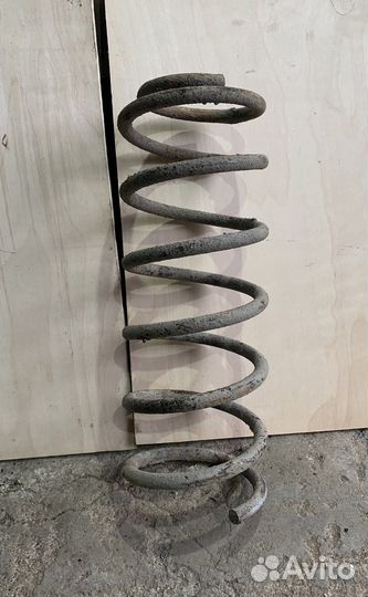 Пружина передняя пассат б3