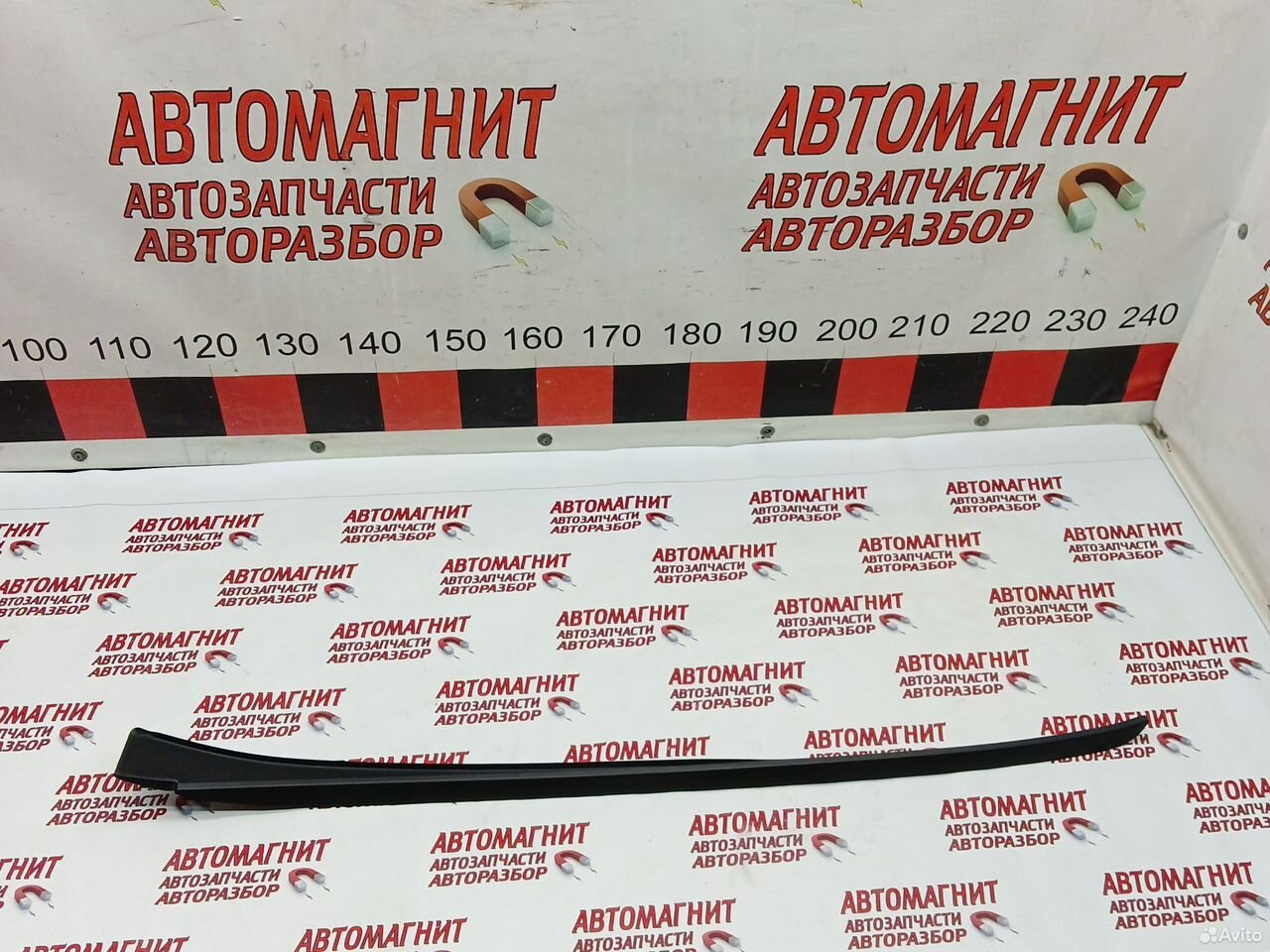 Молдинг лобового стекла левый Voyah Dream