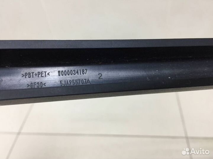 Поводок стеклоочистителя задний Skoda Rapid 2012-2