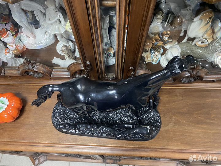 Лошадь у плетня касли куса