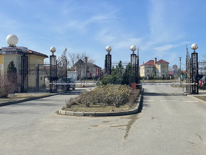 Коттедж 290 м² на участке 9 сот.