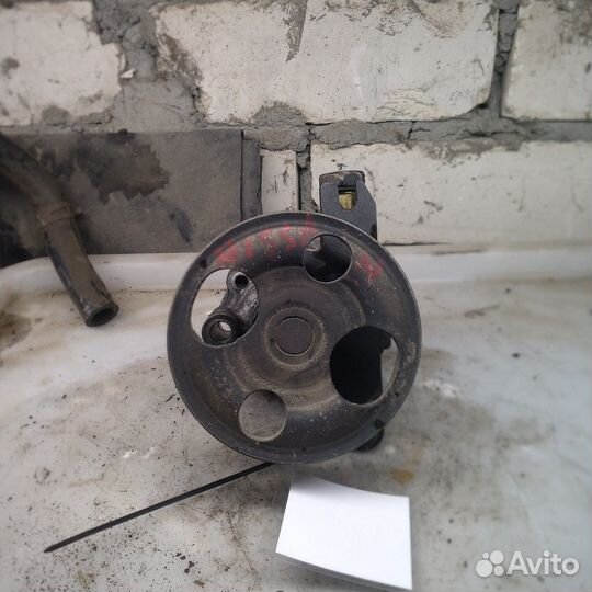 Насос гидроусилителя ниссан