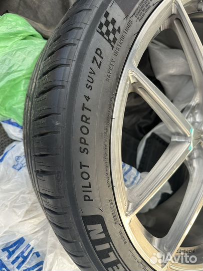 Michelin Pilot Sport 4 SUV 275/40 R22 107Y