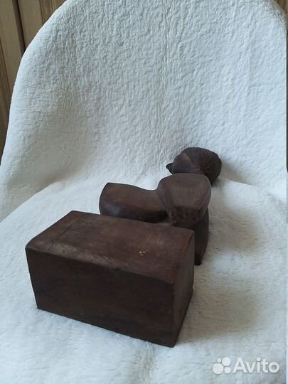 Статуэтка из красного дерева юар(Африка)