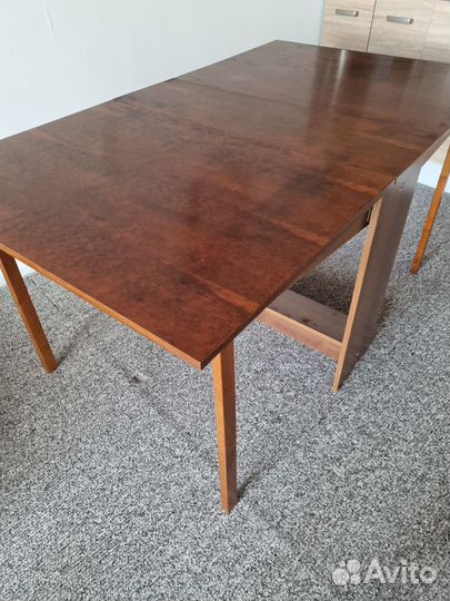 Стол обеденный