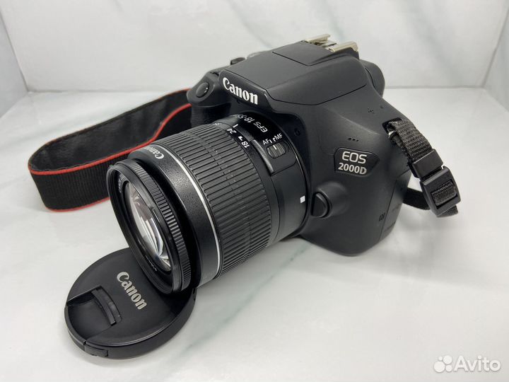 Зеркальный фотоаппарат Canon 2000D + 18-55mm