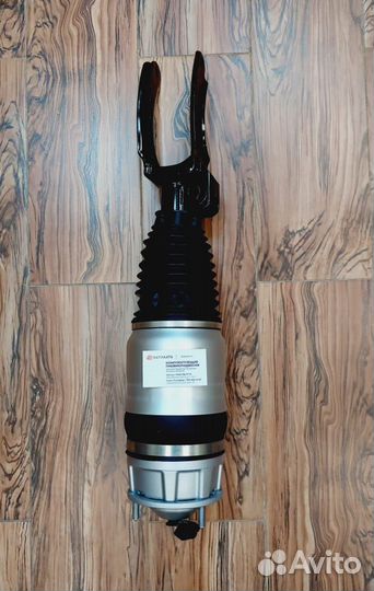 Пневмостойка Volkswagen Туарег II NF передняя