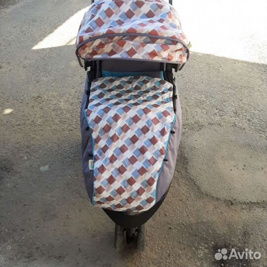 Прогулочная коляска