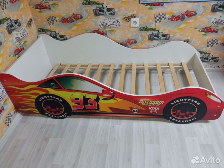 Детская кровать машина с матрасом