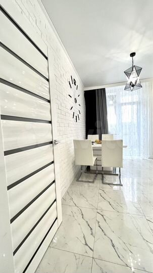 3-к. квартира, 81 м², 2/18 эт.