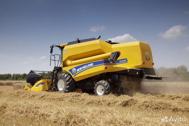 На разборке комбайны Нью Холанд New Holland