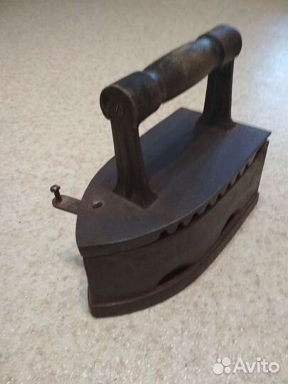 Утюг чугунный старинный
