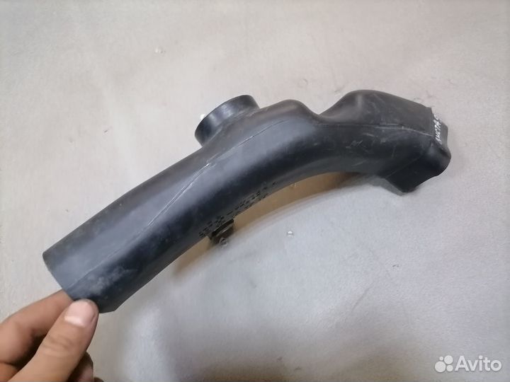 Воздухозаборник Toyota Vista 1990-1994