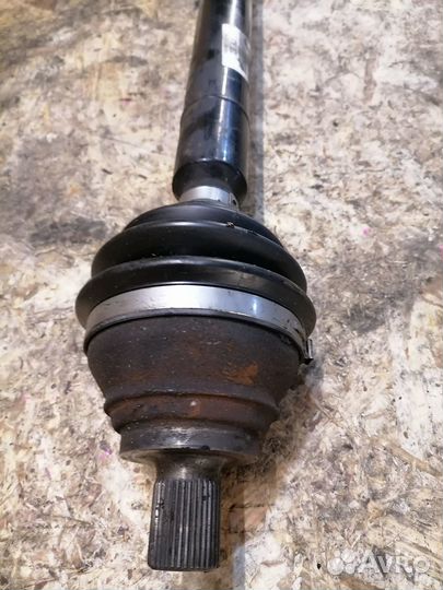 Привод передний правый Volkswagen Passat B7 1.4T