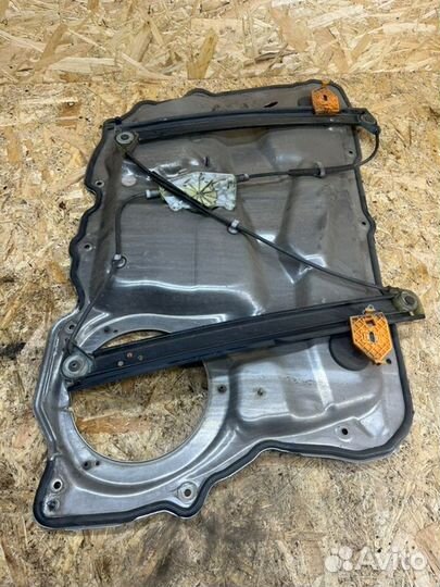 Стеклоподьемник передний правый Audi A8 D3 3.2