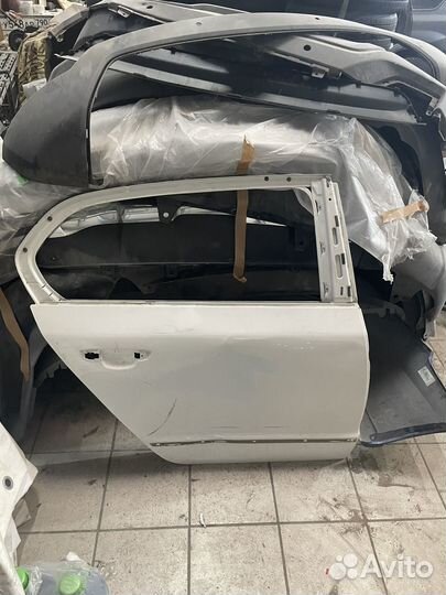 Дверь задняя правая Skoda superb