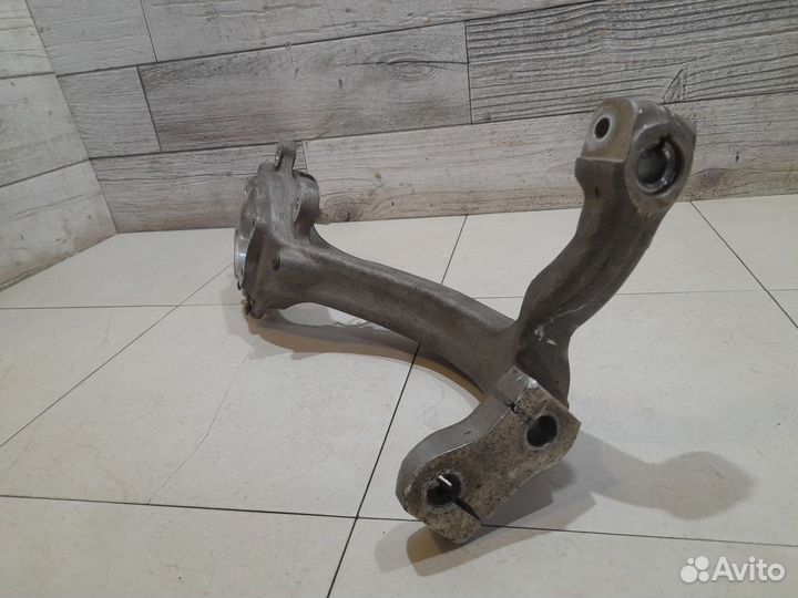 Кулак поворотный передний правый Audi A6 / Allroad