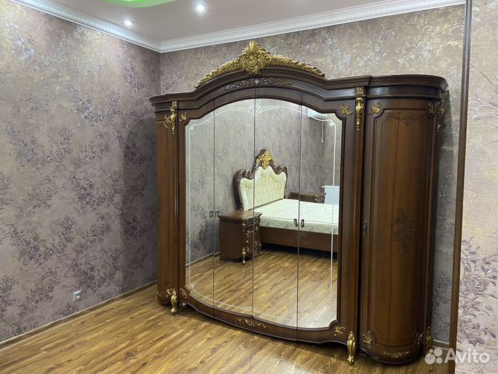 Продам спальный гарнитур