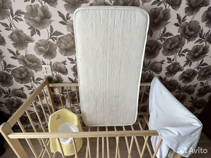 Детская кроватка