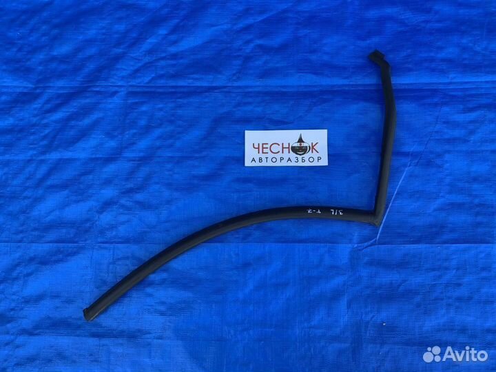 Уплотнитель задней левой арки Touareg