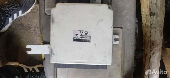 Блок управления двс AG040A18-000 DIJ 9528