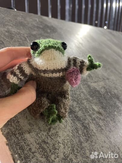 Вязаная лягушка