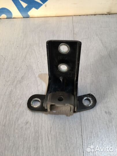 Петля двери KIA RIO 2 JB рест 1.6 мт седан