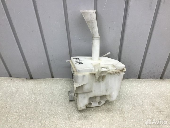 Бачок омывателя лобового стекла Nissan Bluebird (U