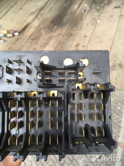 Монтажный блок Ауди 80