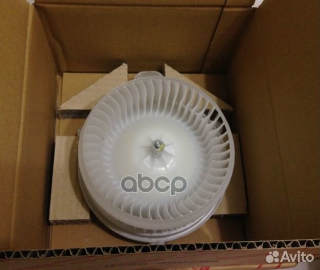 Моторчик печки toyota LC200/LX460/570 07- 87103