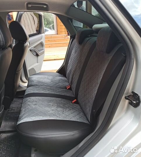 Автомобильные чехлы на Ford Focus 2 (2005-2011)