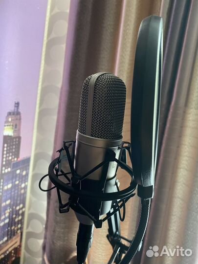 Микрофон студийный behringer b1