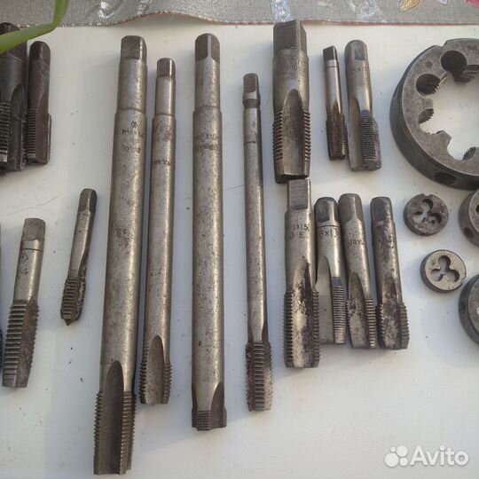 Метчики и плашки