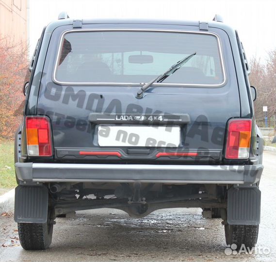 Накладка на крышку багажника Нива
