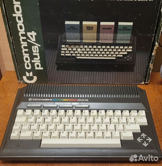 Commodore plus/4 ретро
