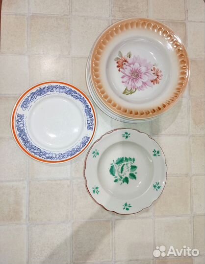 Тарелки фарфоровые