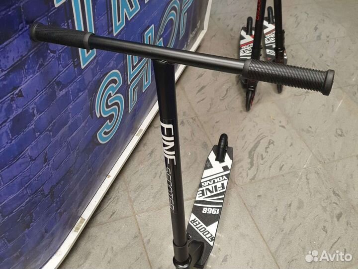 Трюковой самокат белый