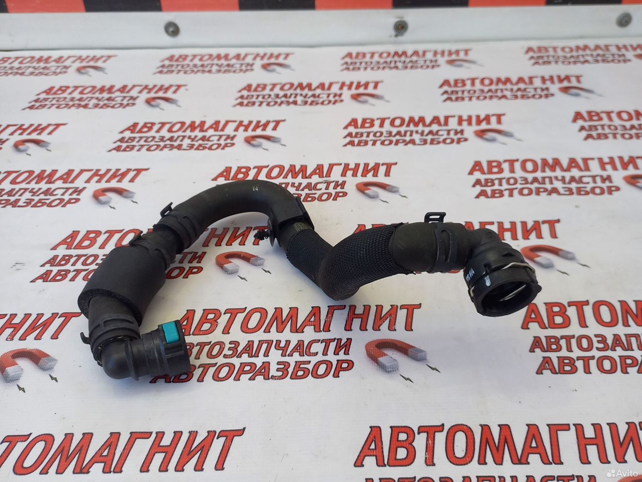 Патрубок охлаждения двигателя Jaguar F-pace