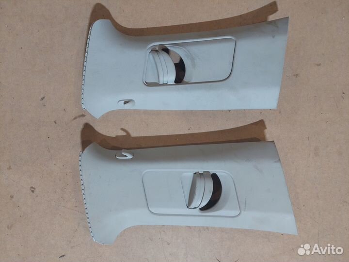 VW Polo накладки центральных стоек