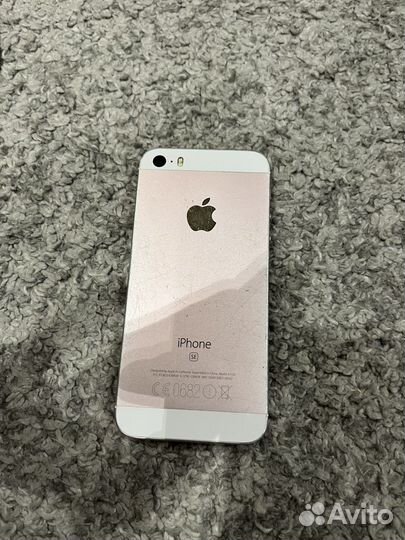 iPhone SE, 64 ГБ
