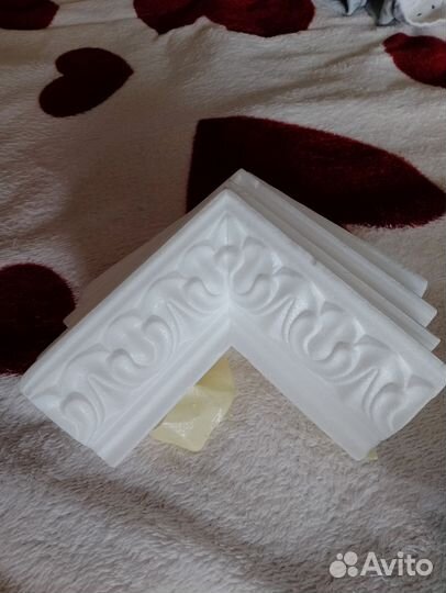 Уголки для плинтуса