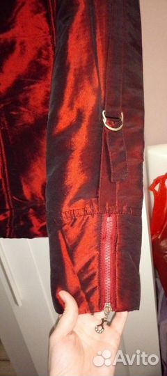 Куртка демисезонная женская короткая красная 40-44