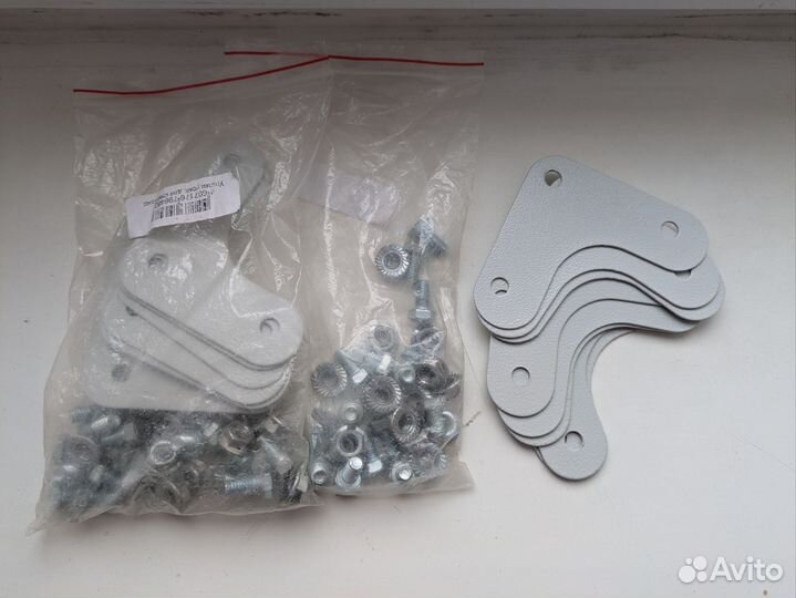 Усиливающие уголки для металлических стеллажей