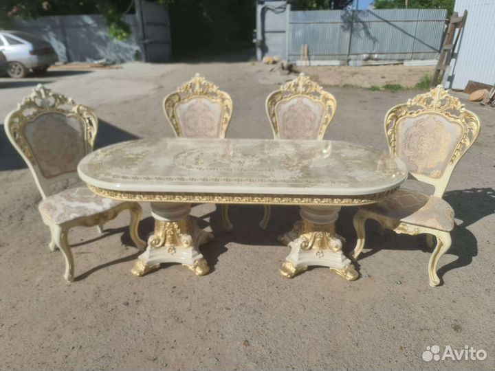 Стол и стулья versace.стол