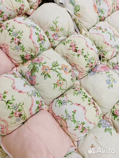 Бортики-бомбоны в кроватку