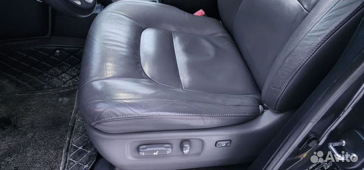 Передние сиденья LC200