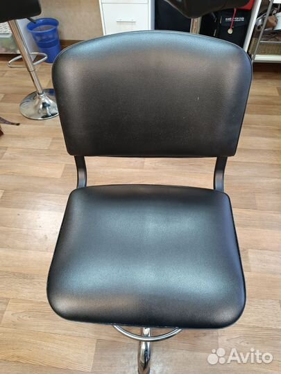 Стул барный для бровиста визажиста