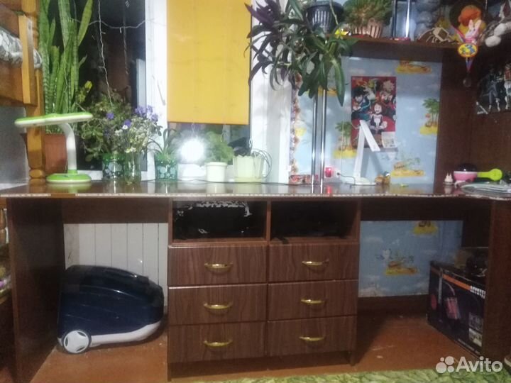 Письменный стол